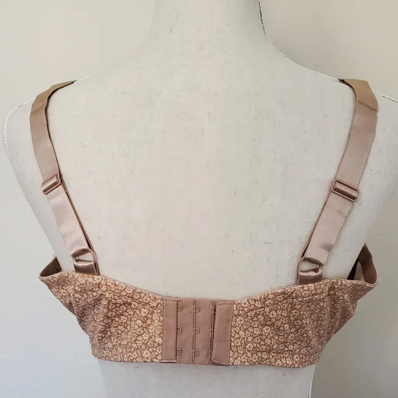Olga Warens Women's Floral Tan Underwire Bra Size 42D - Picture 3 of 3